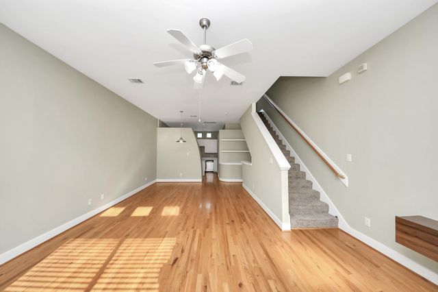 8715 Meadowcroft Drive 404, Houston, TX 77063