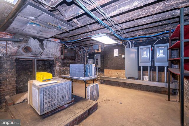 12 N CAREY ST, Baltimore, MD 21223