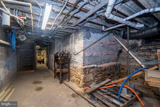 12 N CAREY ST, Baltimore, MD 21223