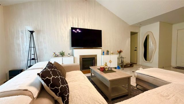 1824 Briar Run, Benbrook, TX 76126