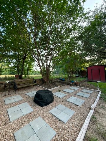 1824 Briar Run, Benbrook, TX 76126