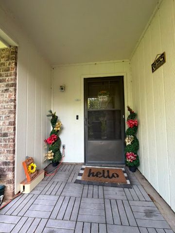 1824 Briar Run, Benbrook, TX 76126
