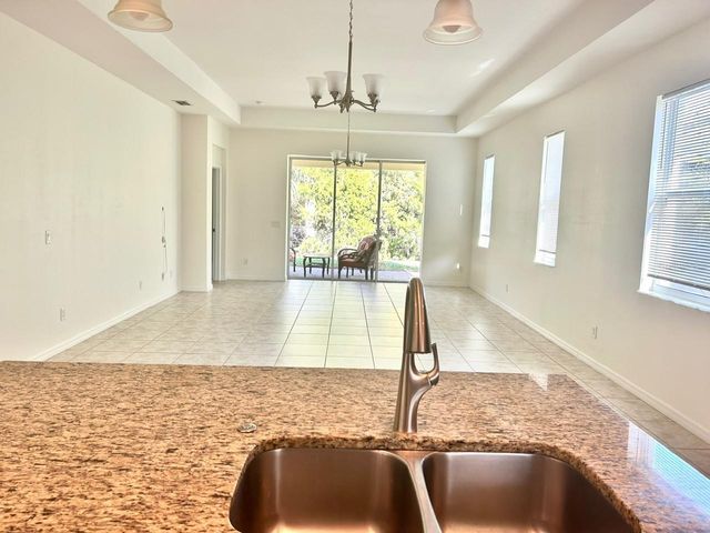 2921 TRUSTEE AVENUE, Sarasota, FL 34243