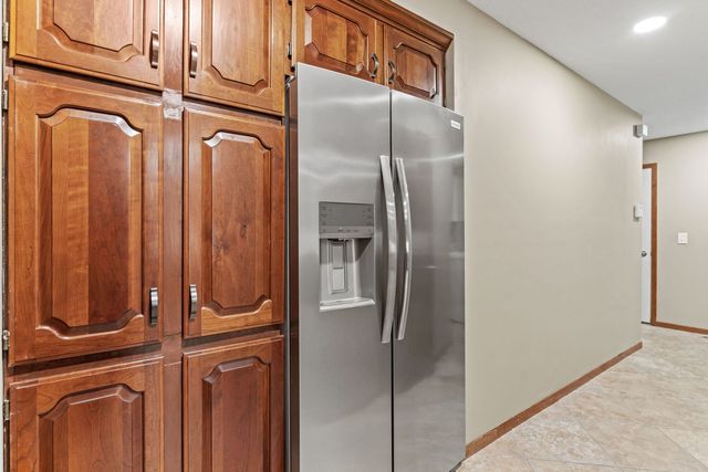 5018 Turnberry Lane, Davenport, IA 52807
