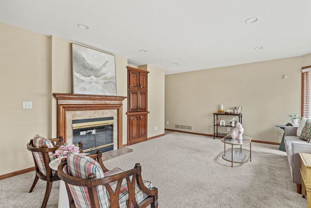 5018 Turnberry Lane, Davenport, IA 52807
