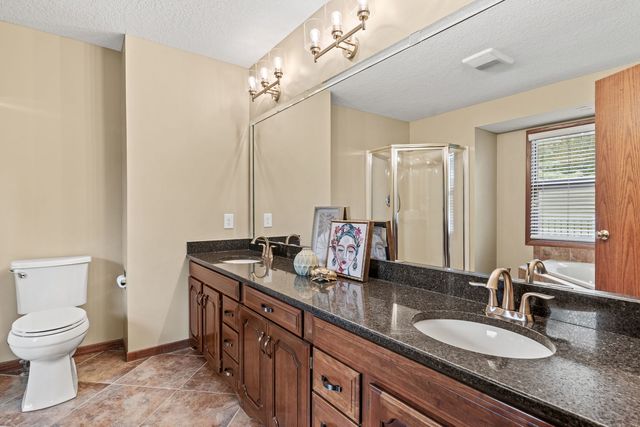 5018 Turnberry Lane, Davenport, IA 52807