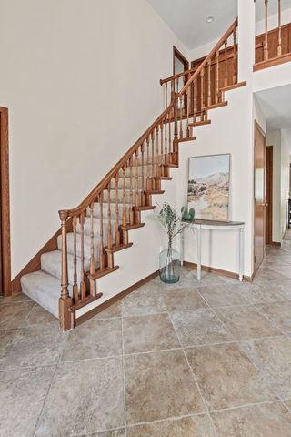 5018 Turnberry Lane, Davenport, IA 52807