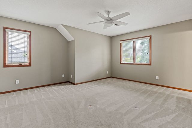 5018 Turnberry Lane, Davenport, IA 52807