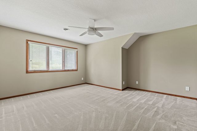 5018 Turnberry Lane, Davenport, IA 52807