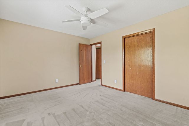 5018 Turnberry Lane, Davenport, IA 52807