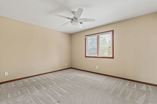 5018 Turnberry Lane, Davenport, IA 52807