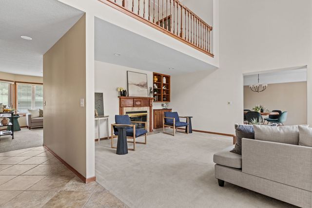 5018 Turnberry Lane, Davenport, IA 52807