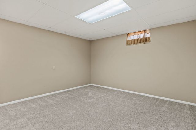 5018 Turnberry Lane, Davenport, IA 52807