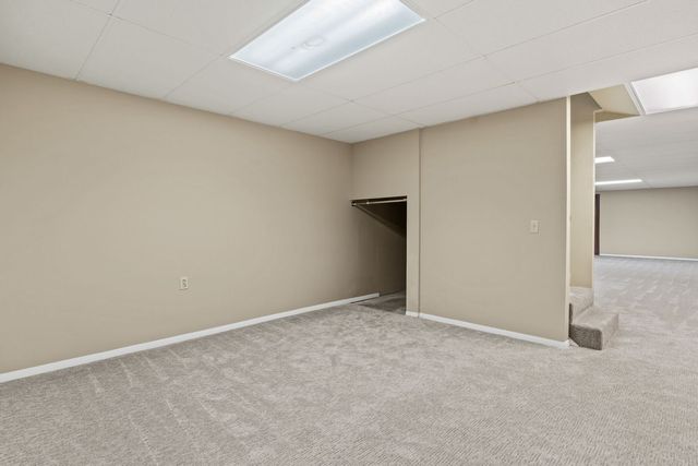 5018 Turnberry Lane, Davenport, IA 52807