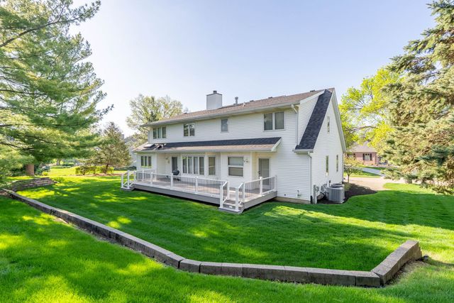 5018 Turnberry Lane, Davenport, IA 52807