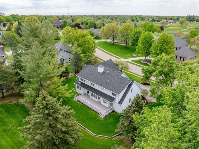 5018 Turnberry Lane, Davenport, IA 52807