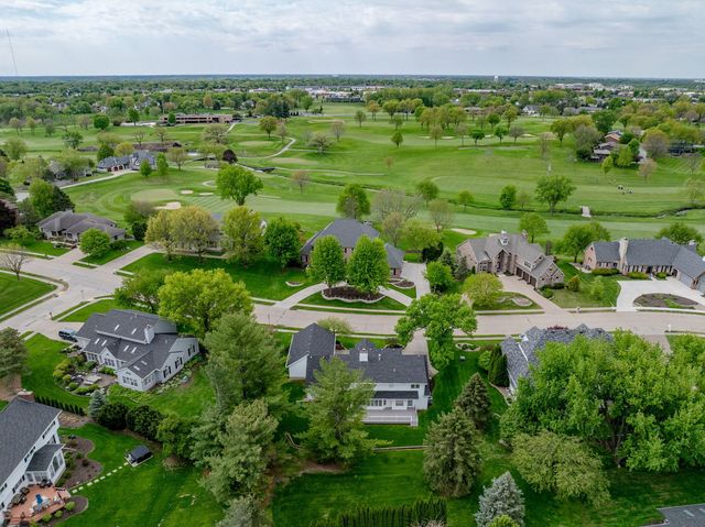 5018 Turnberry Lane, Davenport, IA 52807