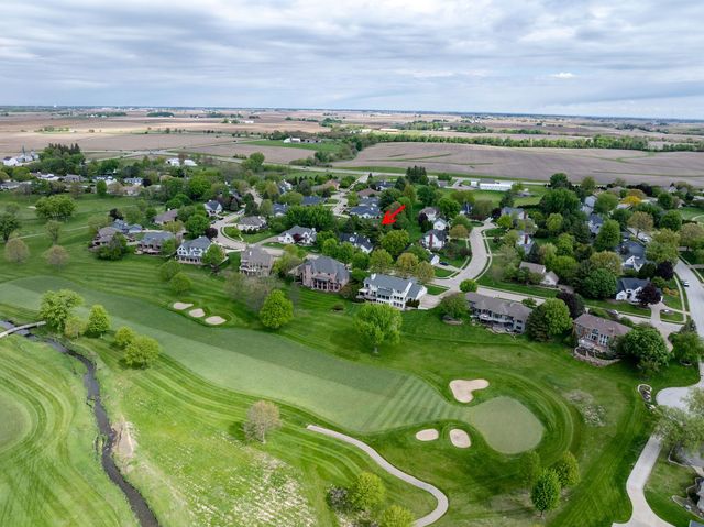 5018 Turnberry Lane, Davenport, IA 52807