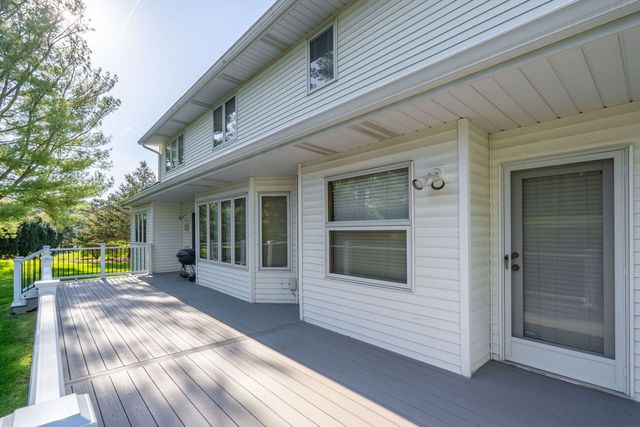 5018 Turnberry Lane, Davenport, IA 52807