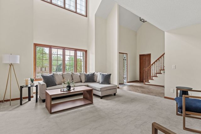 5018 Turnberry Lane, Davenport, IA 52807