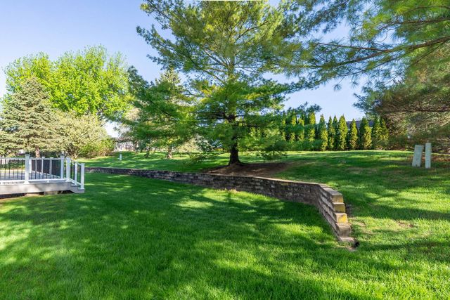 5018 Turnberry Lane, Davenport, IA 52807