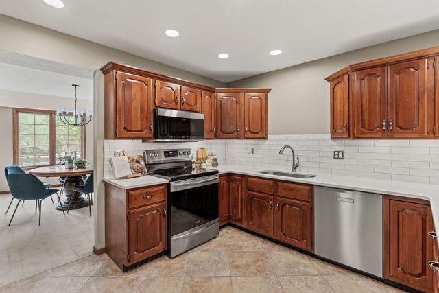5018 Turnberry Lane, Davenport, IA 52807
