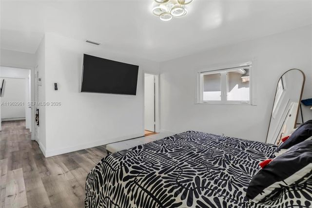 6810 NW 74th Pl, Tamarac, FL 33321