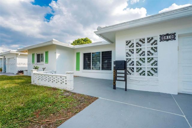 6810 NW 74th Pl, Tamarac, FL 33321