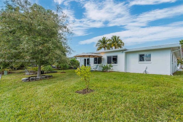 6810 NW 74th Pl, Tamarac, FL 33321