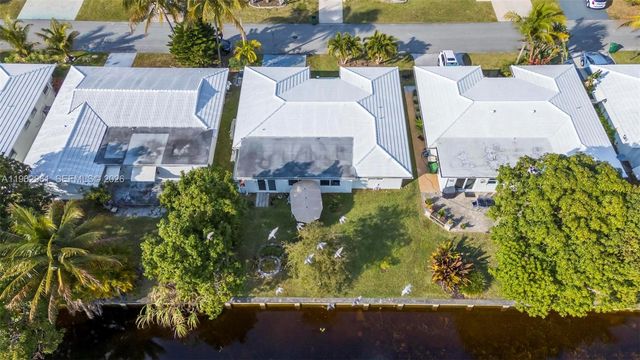 6810 NW 74th Pl, Tamarac, FL 33321