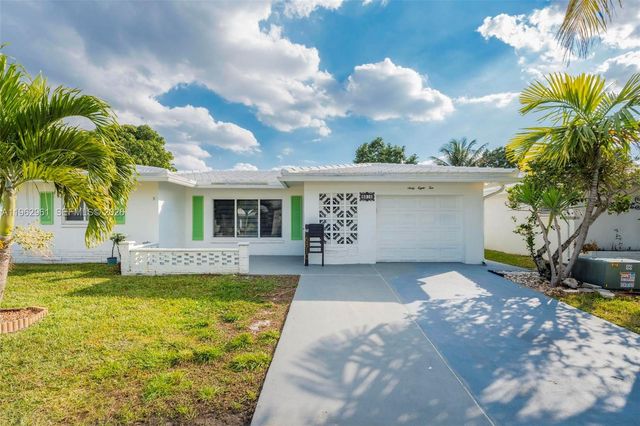 6810 NW 74th Pl, Tamarac, FL 33321