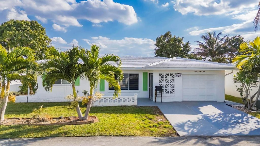 6810 NW 74th Pl, Tamarac, FL 33321