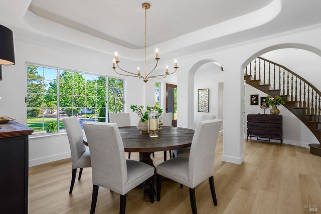 5533 Oak Meadow Dr, Santa Rosa, CA 95401