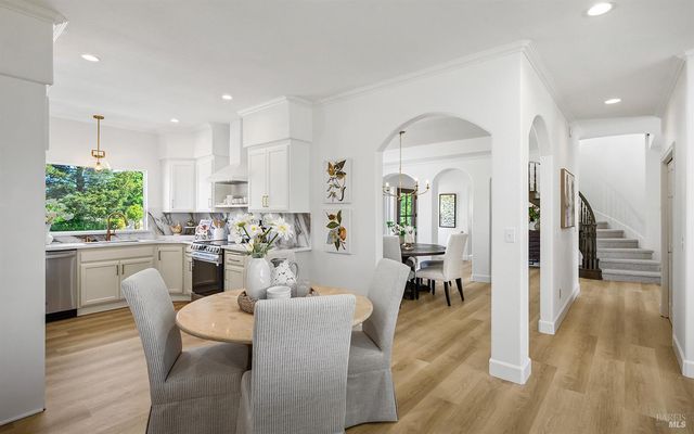 5533 Oak Meadow Dr, Santa Rosa, CA 95401