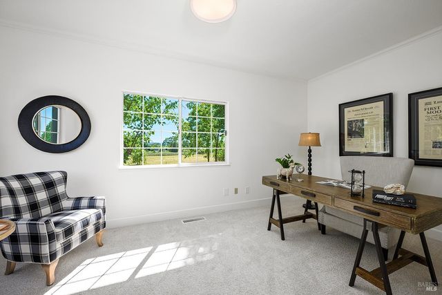 5533 Oak Meadow Dr, Santa Rosa, CA 95401