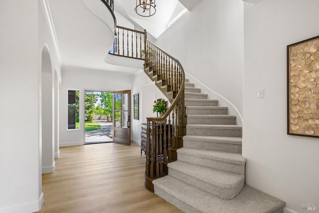 5533 Oak Meadow Dr, Santa Rosa, CA 95401