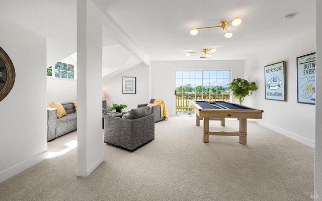 5533 Oak Meadow Dr, Santa Rosa, CA 95401