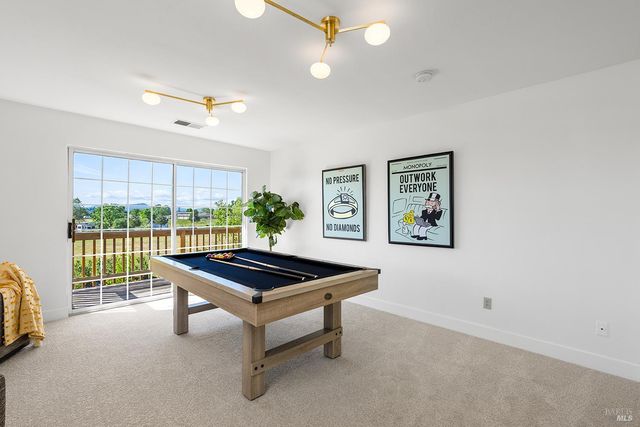 5533 Oak Meadow Dr, Santa Rosa, CA 95401