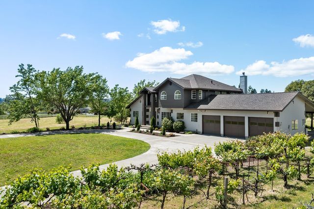 5533 Oak Meadow Dr, Santa Rosa, CA 95401