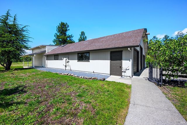 5533 Oak Meadow Dr, Santa Rosa, CA 95401