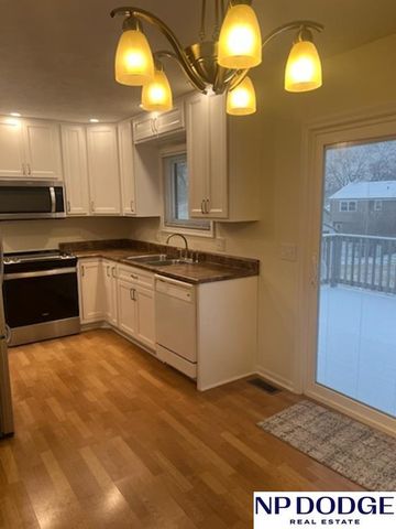 11106 V Street, Omaha, NE 68137