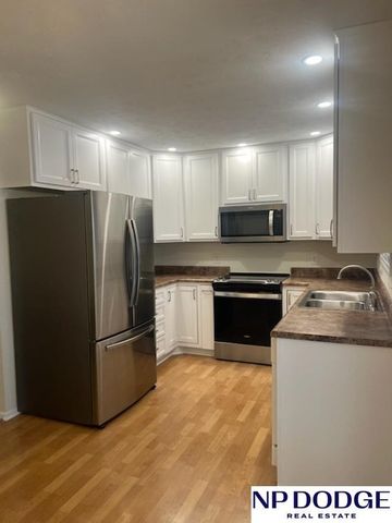 11106 V Street, Omaha, NE 68137