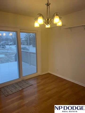 11106 V Street, Omaha, NE 68137