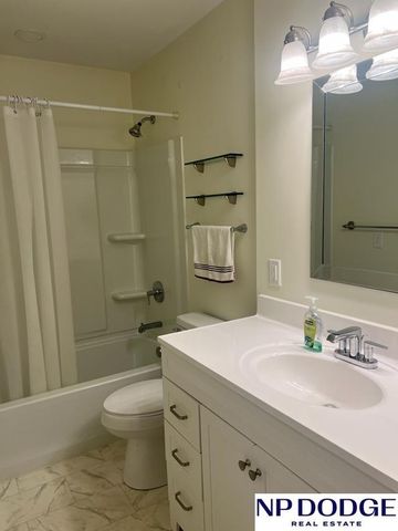 11106 V Street, Omaha, NE 68137