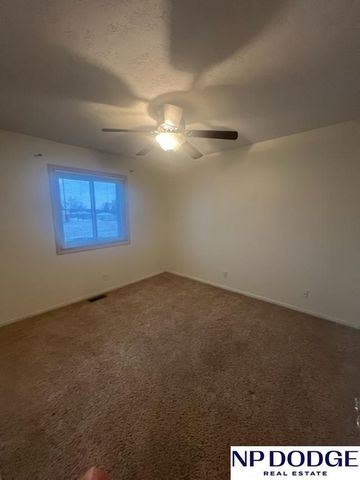 11106 V Street, Omaha, NE 68137