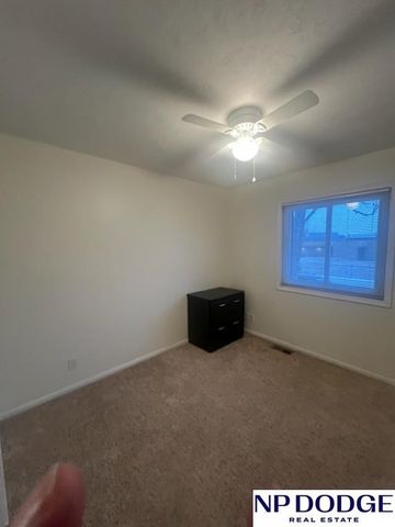 11106 V Street, Omaha, NE 68137