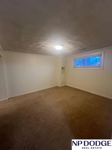 11106 V Street, Omaha, NE 68137