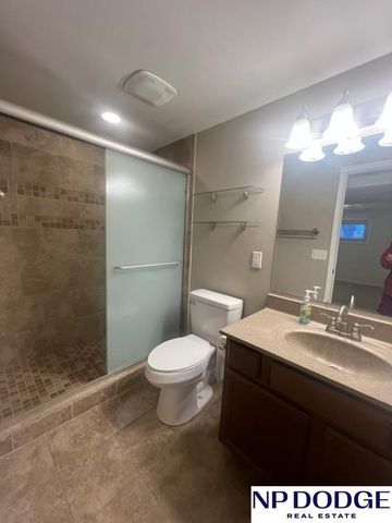 11106 V Street, Omaha, NE 68137