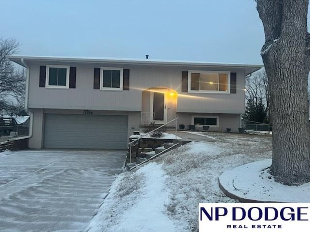 11106 V Street, Omaha, NE 68137