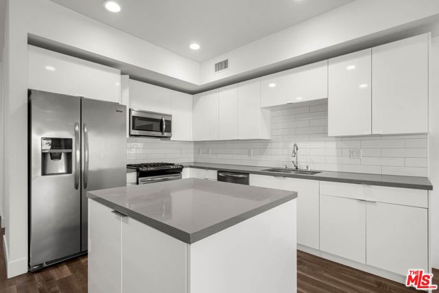 1215 S Bedford Avenue 105, Los Angeles, CA 90035